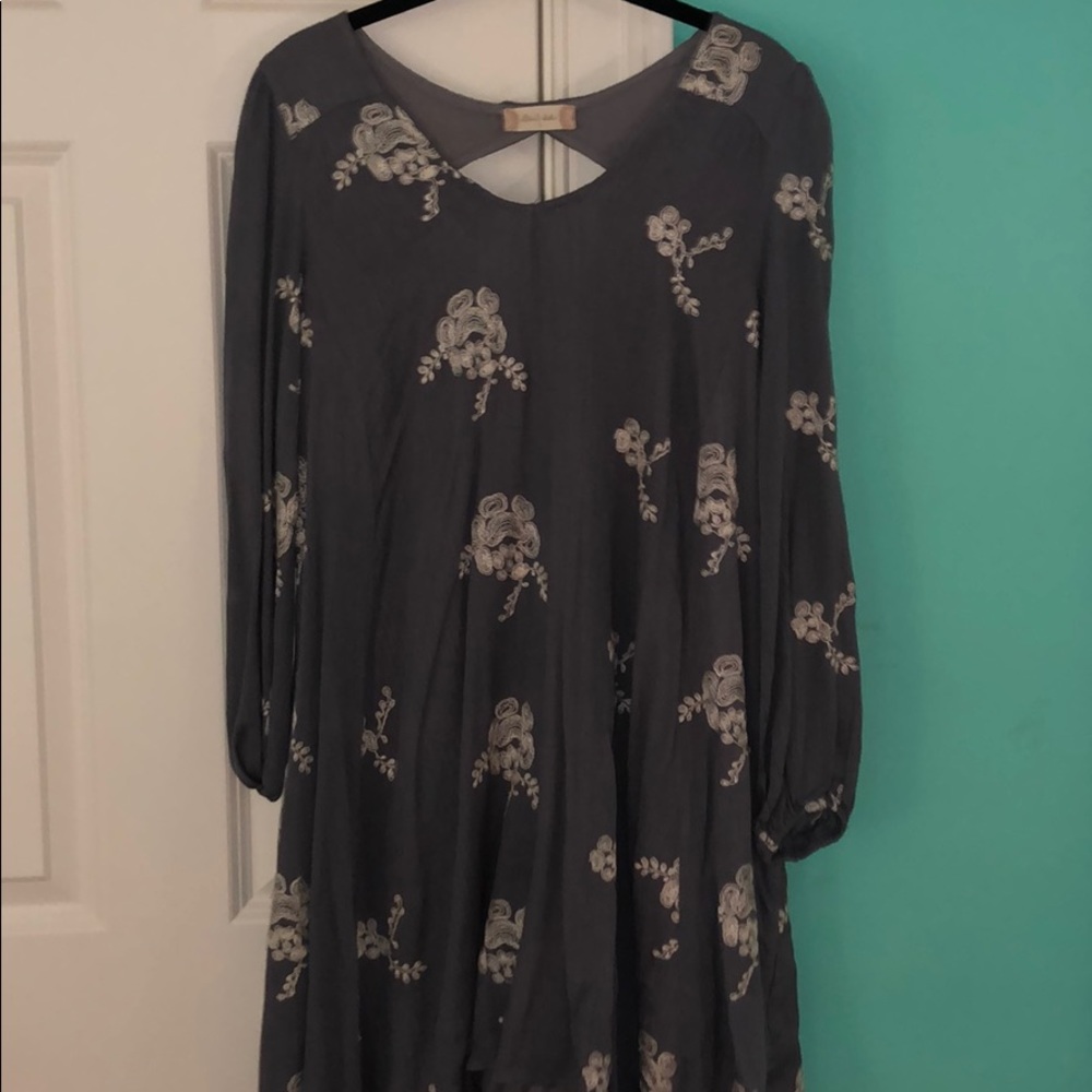 Long sleeve gray dress